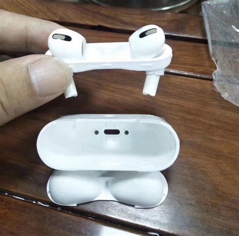 what are replica airpods